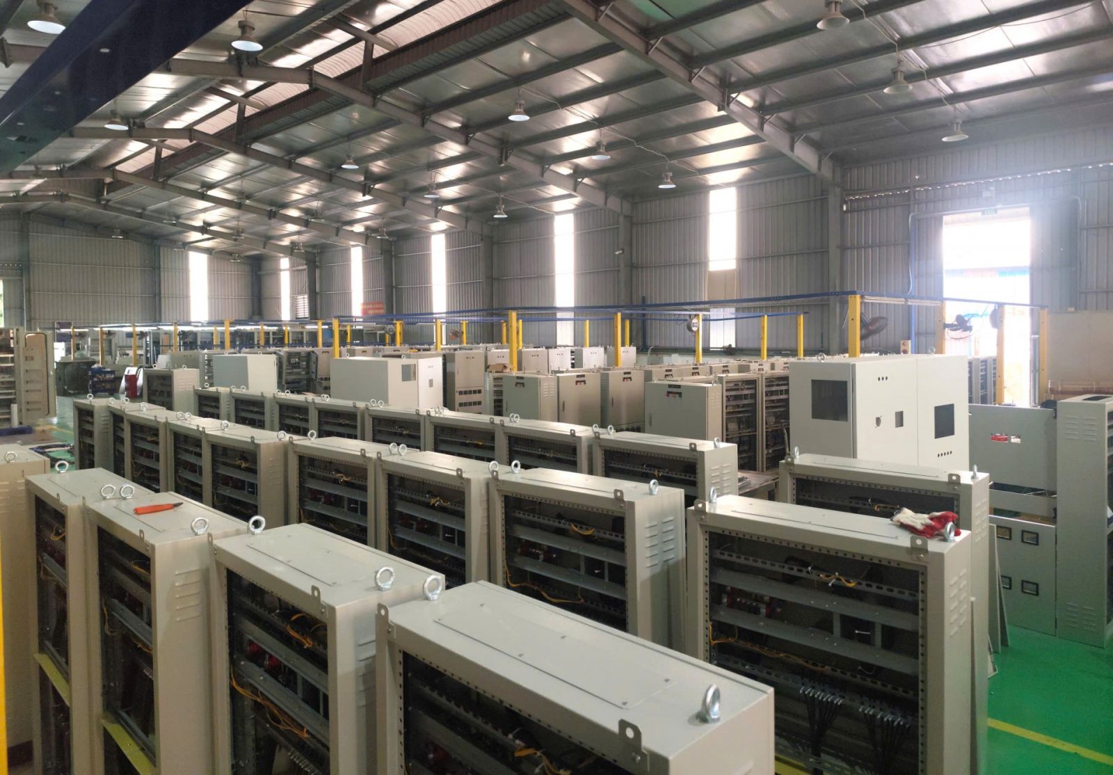 các loại tủ điện tại nhà máy HVC Hưng yên