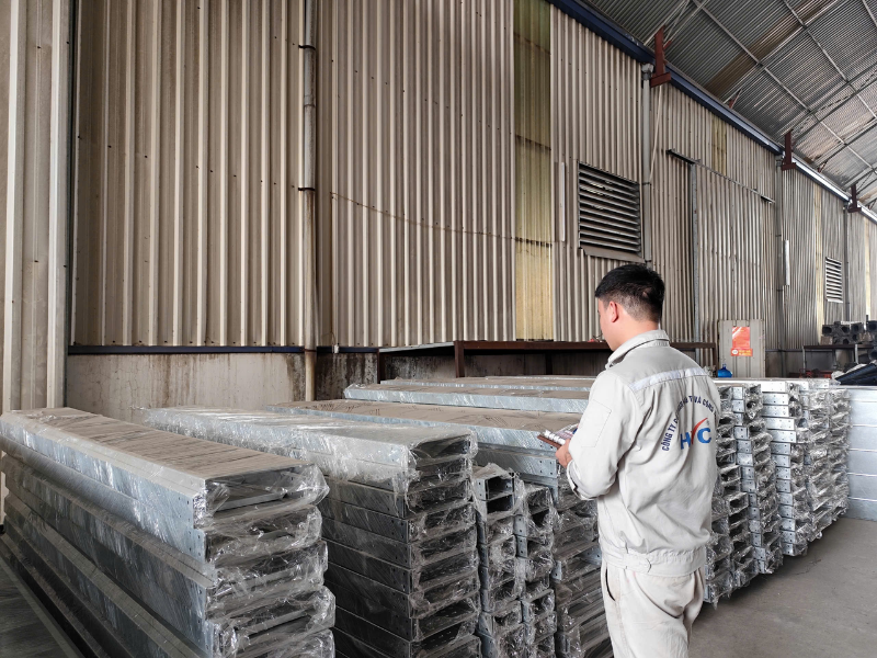 máng cáp hvc sản xuất