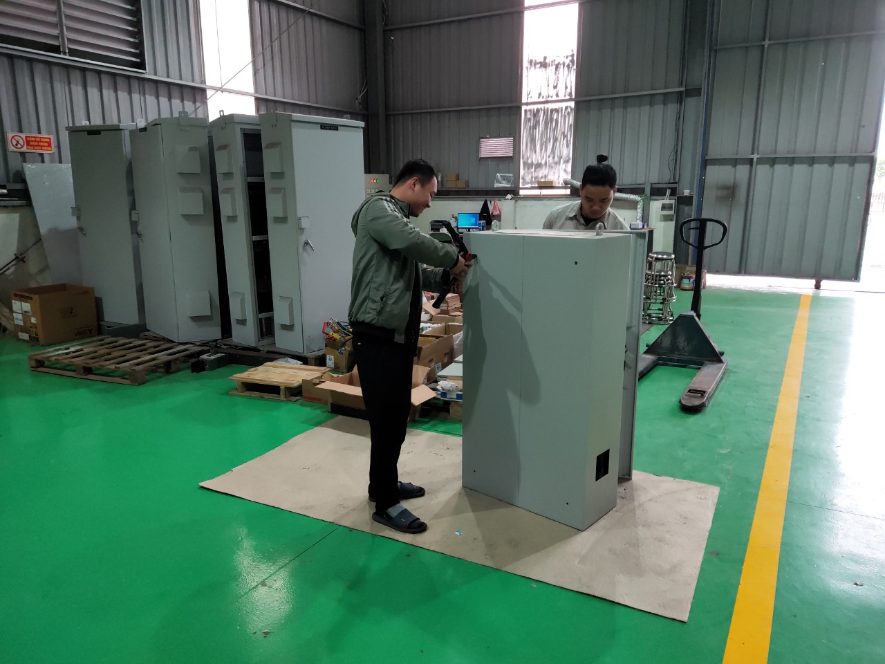 Vỏ tủ điện tại nhà máy HVC Hưng Yên