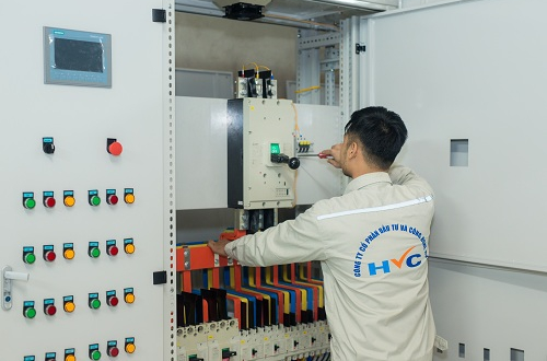 Hình ảnh sản xuất tủ điện HVC